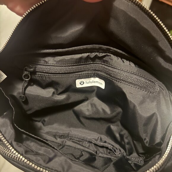 BRAND NEW Everywhere Belt Bag Extra Large 4L Metal Hardware - Picture 5 of 5